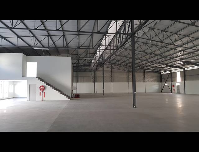 1,245M² FACTORY TO LET IN SAXON INDUSTRIAL